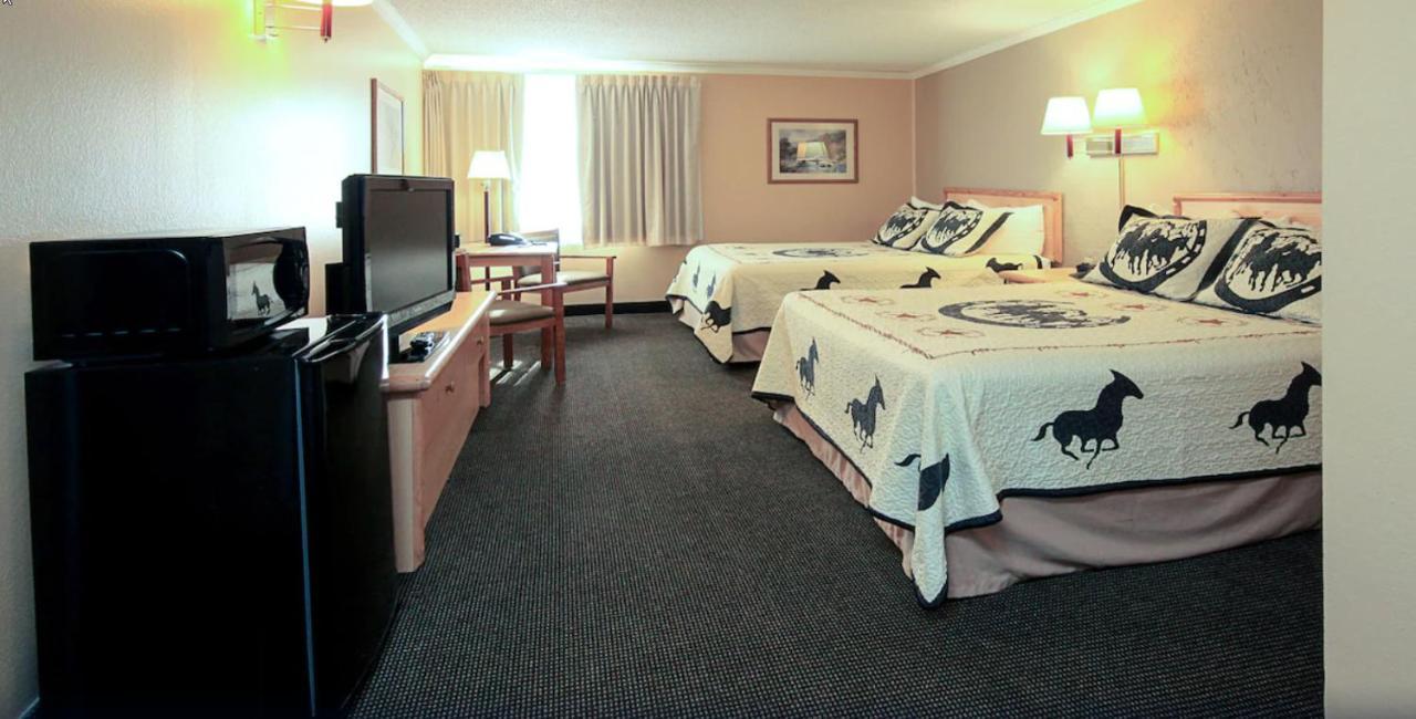 ליווינגסטון Yellowstonepark Inn&Suites מראה חיצוני תמונה